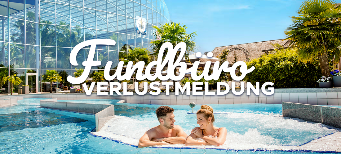 Pärchen liegt im Außenpool und schaut sich an. Text auf Bild: Fundbüro Verlustmeldung